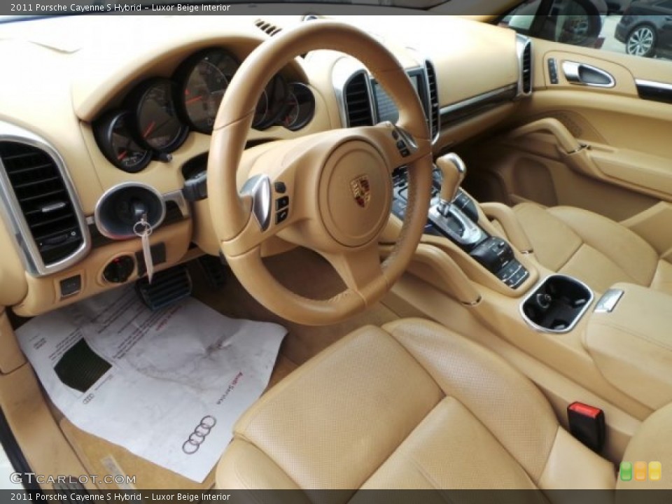 Luxor Beige Interior Photo for the 2011 Porsche Cayenne S Hybrid #93935145