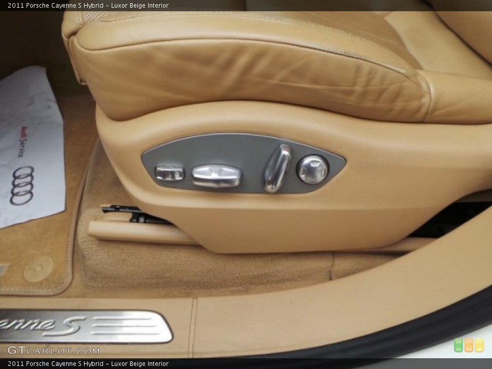 Luxor Beige Interior Controls for the 2011 Porsche Cayenne S Hybrid #93935184