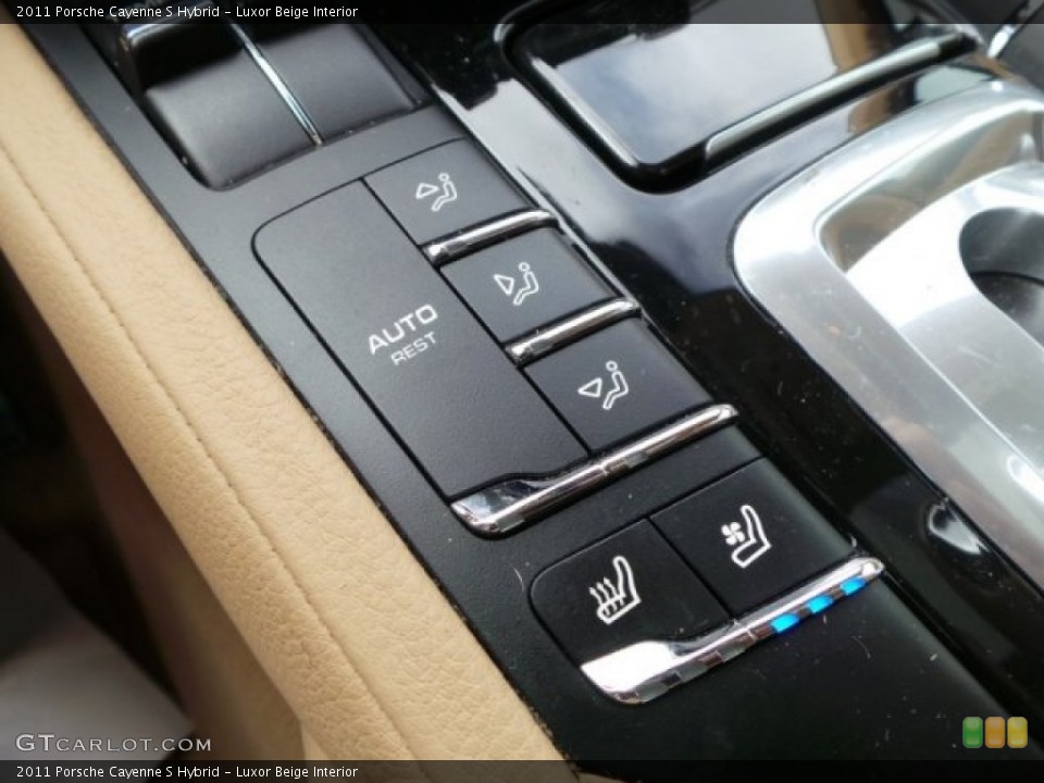 Luxor Beige Interior Controls for the 2011 Porsche Cayenne S Hybrid #93935409