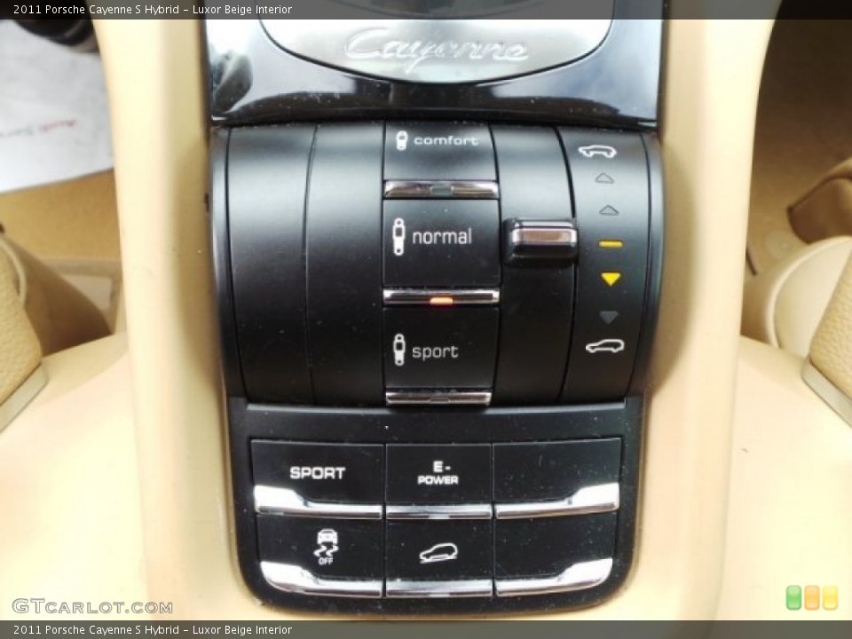 Luxor Beige Interior Controls for the 2011 Porsche Cayenne S Hybrid #93935430