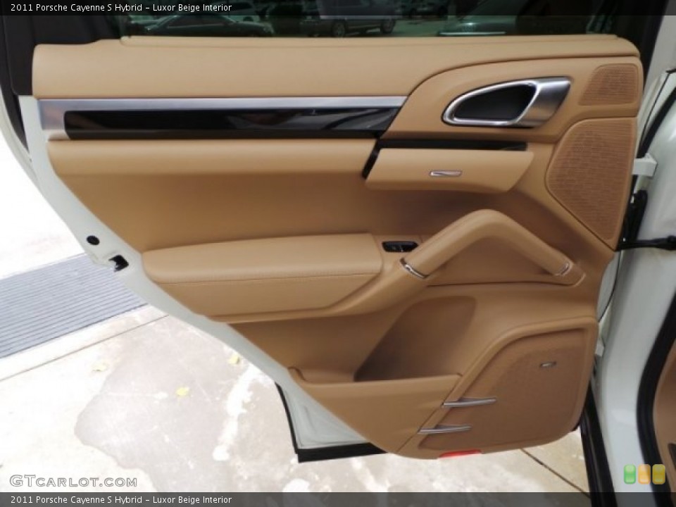 Luxor Beige Interior Door Panel for the 2011 Porsche Cayenne S Hybrid #93935517