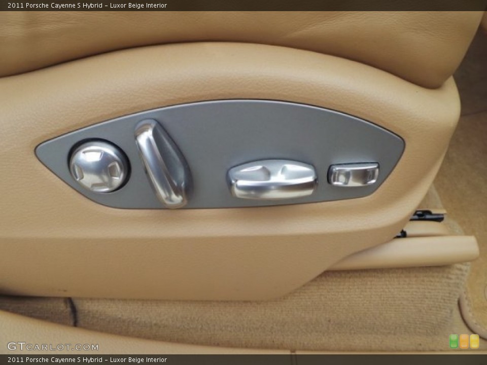 Luxor Beige Interior Controls for the 2011 Porsche Cayenne S Hybrid #93935793