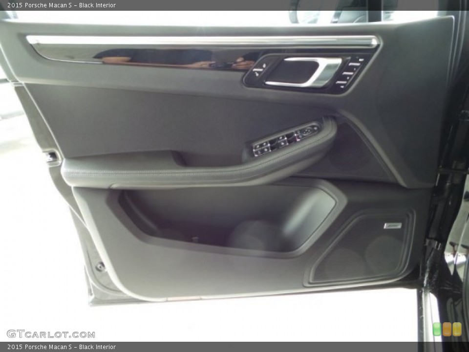 Black Interior Door Panel for the 2015 Porsche Macan S #93939735