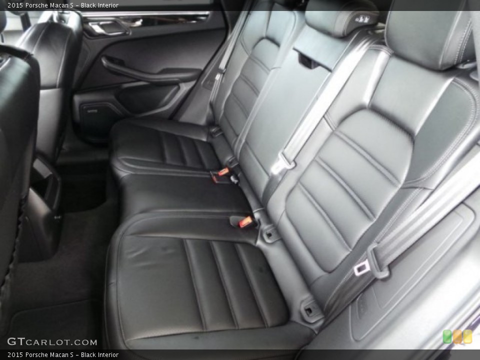 Black Interior Rear Seat for the 2015 Porsche Macan S #93940116