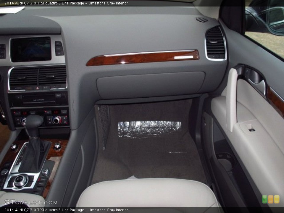 Limestone Gray Interior Dashboard for the 2014 Audi Q7 3.0 TFSI quattro S Line Package #93941325