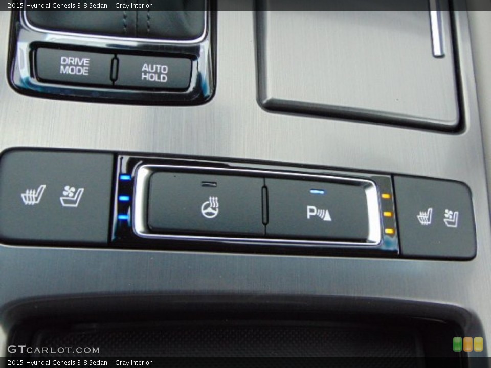 Gray Interior Controls for the 2015 Hyundai Genesis 3.8 Sedan #93959982