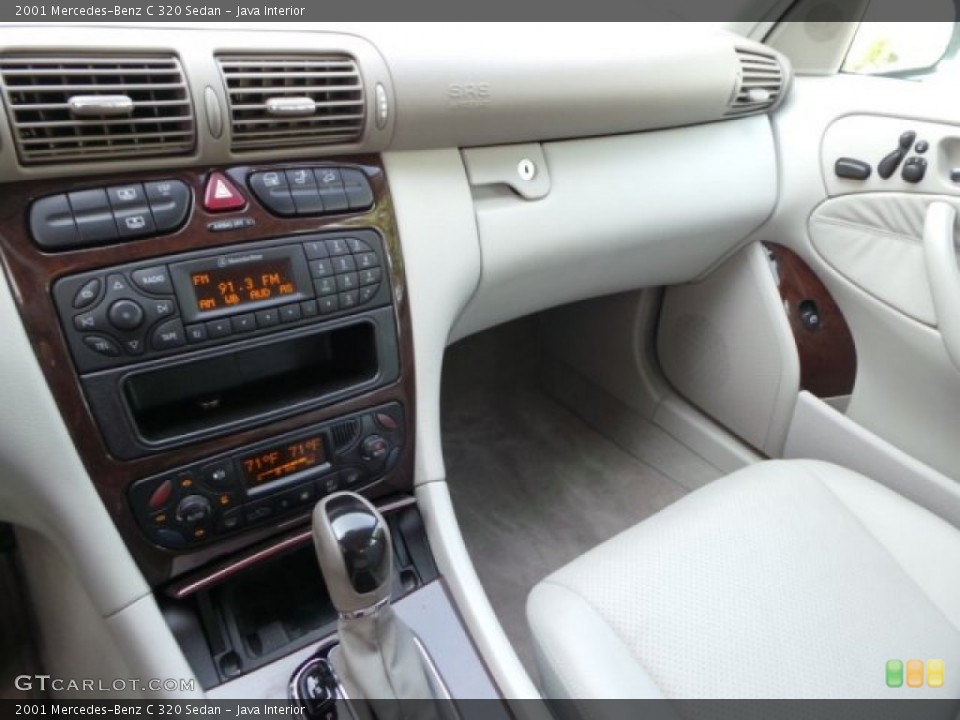 Java Interior Dashboard for the 2001 Mercedes-Benz C 320 Sedan #94049281