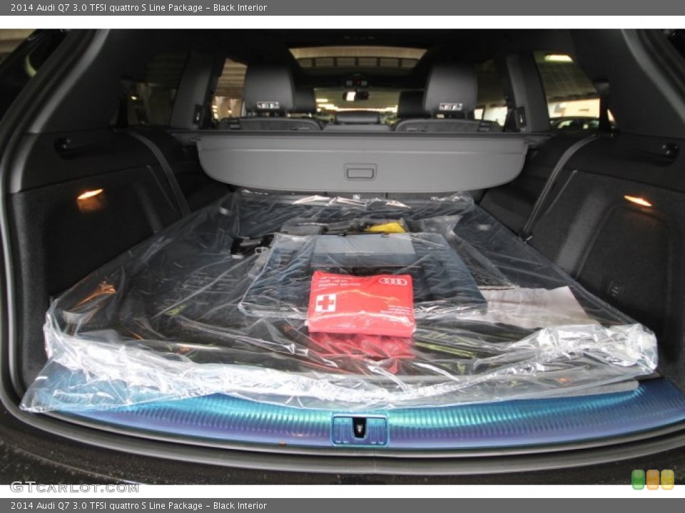 Black Interior Trunk for the 2014 Audi Q7 3.0 TFSI quattro S Line Package #94121683