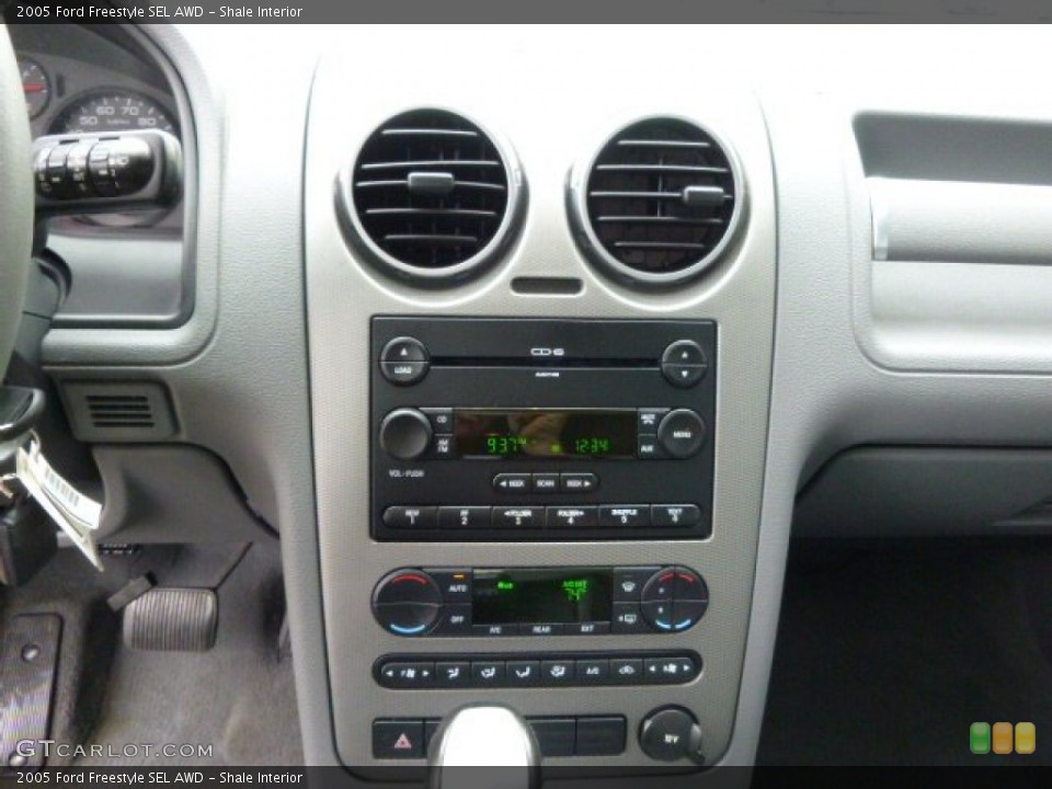 Shale Interior Controls for the 2005 Ford Freestyle SEL AWD #94168203