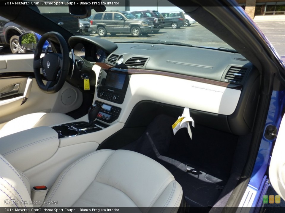 Bianco Pregiato Interior Dashboard for the 2014 Maserati GranTurismo Sport Coupe #94213441
