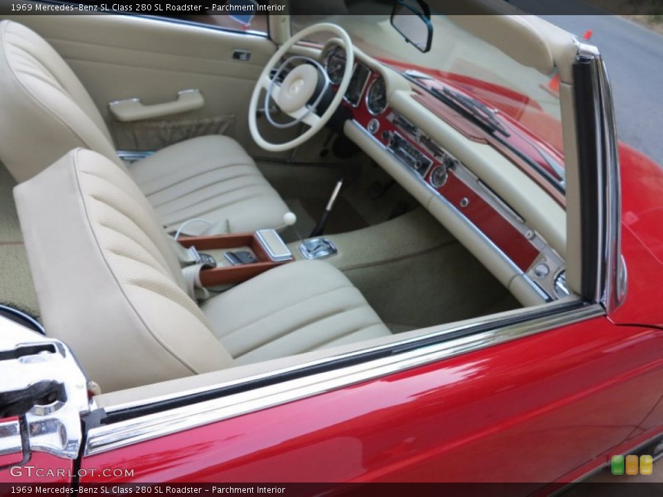 Parchment Interior Photo for the 1969 Mercedes-Benz SL Class 280 SL Roadster #94220639
