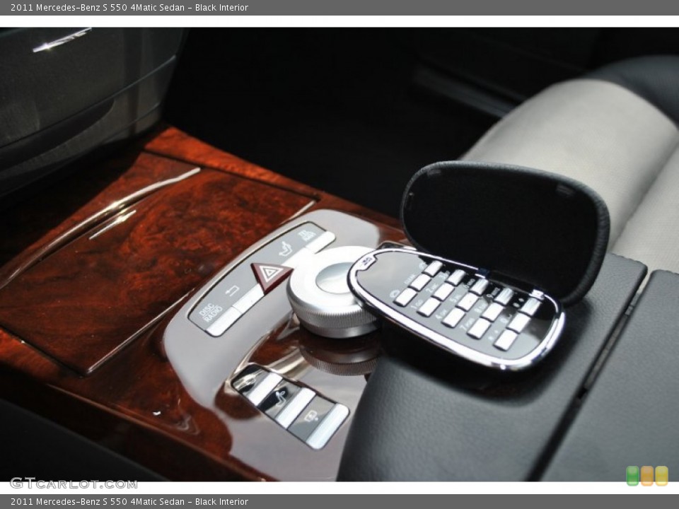Black Interior Controls for the 2011 Mercedes-Benz S 550 4Matic Sedan #94224650