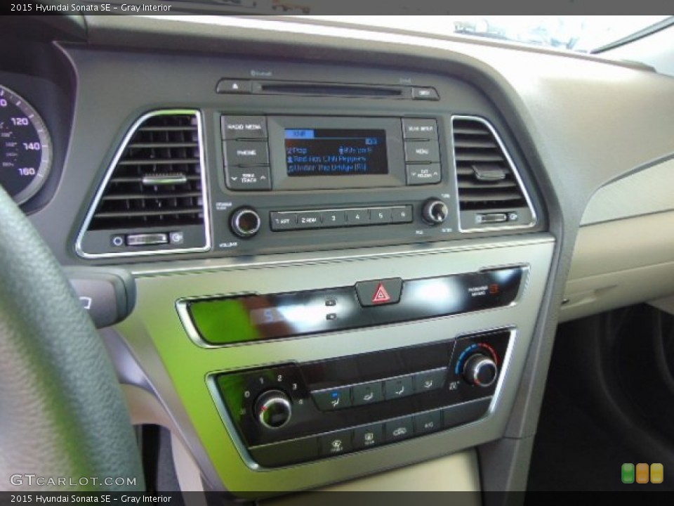 Gray Interior Controls for the 2015 Hyundai Sonata SE #94276205