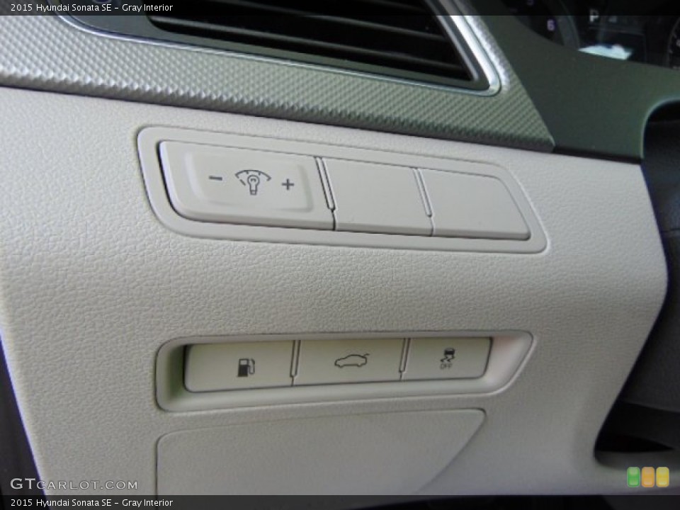 Gray Interior Controls for the 2015 Hyundai Sonata SE #94276256