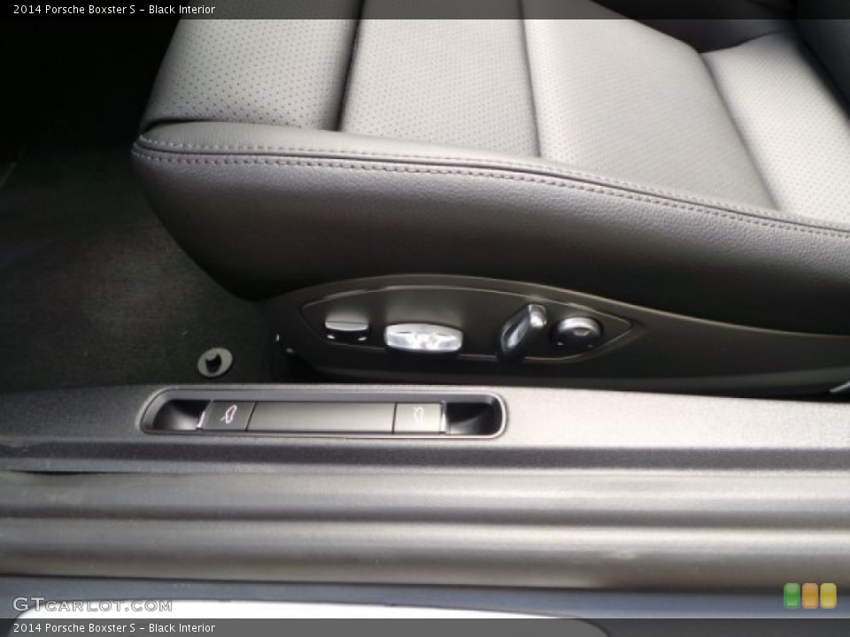 Black Interior Controls for the 2014 Porsche Boxster S #94278056