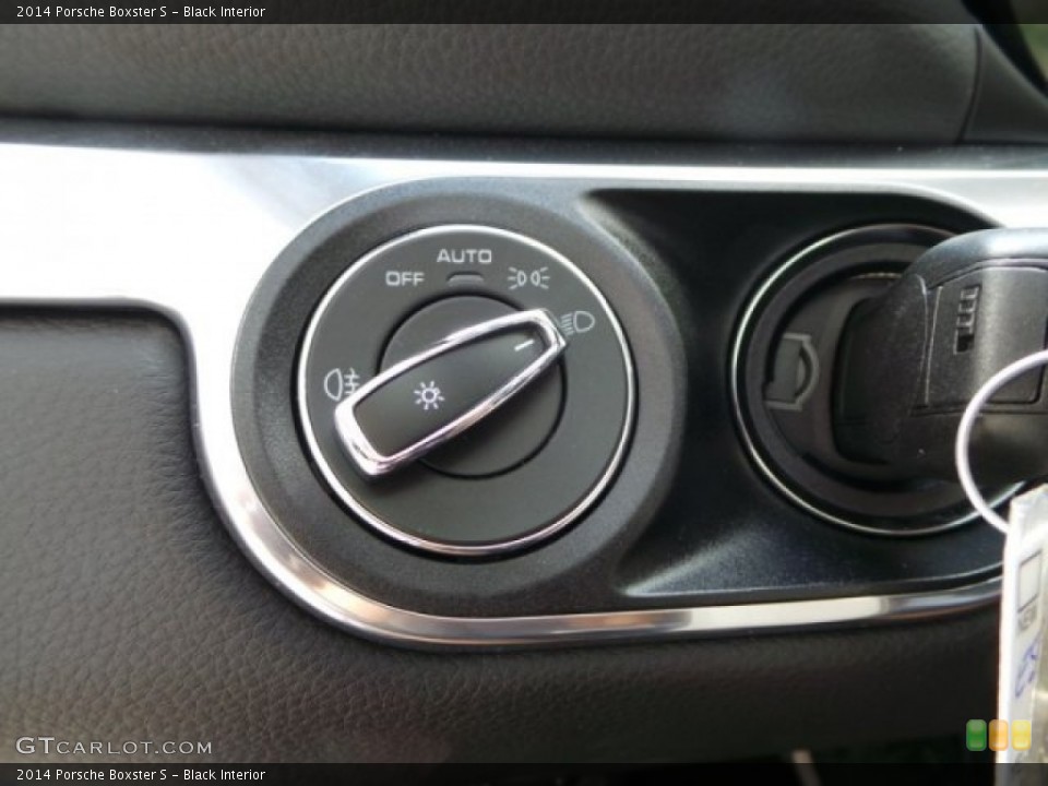 Black Interior Controls for the 2014 Porsche Boxster S #94278179