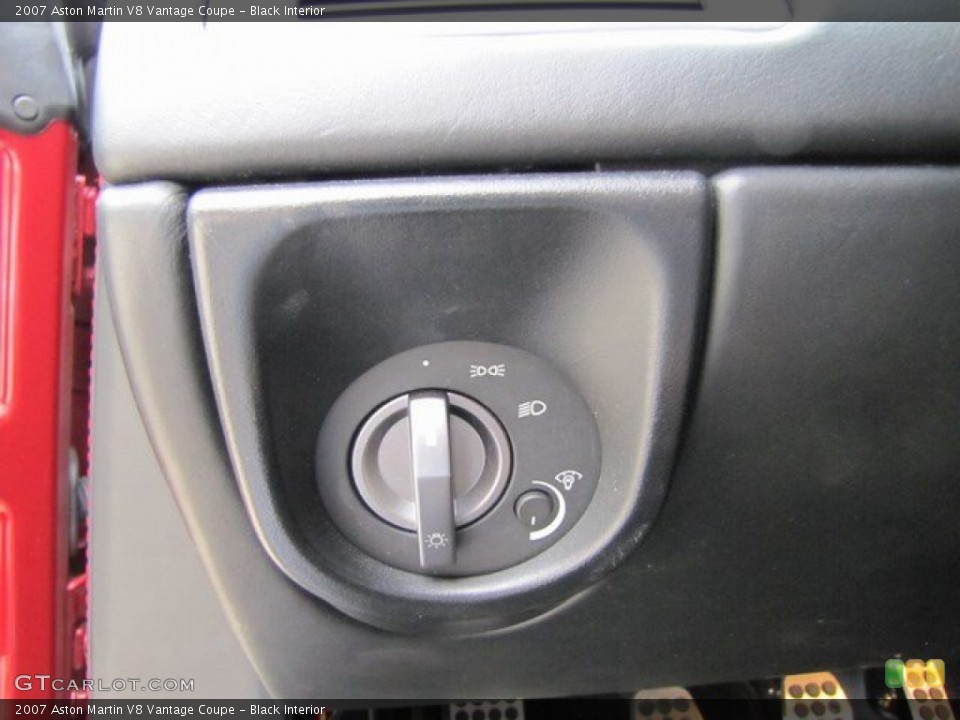 Black Interior Controls for the 2007 Aston Martin V8 Vantage Coupe #94306820