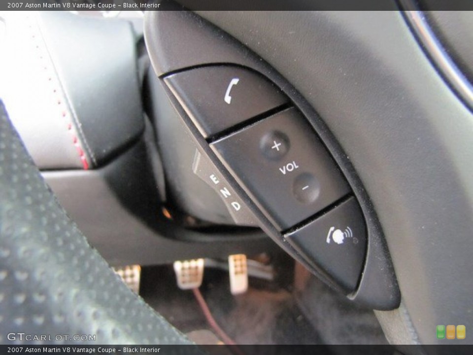 Black Interior Controls for the 2007 Aston Martin V8 Vantage Coupe #94306850