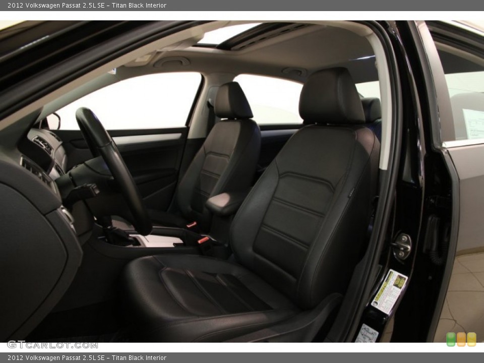 Titan Black Interior Photo for the 2012 Volkswagen Passat 2.5L SE #94346697