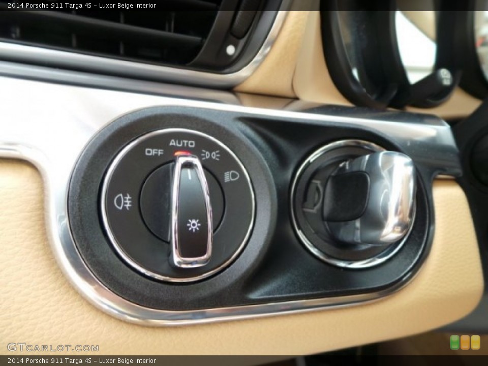 Luxor Beige Interior Controls for the 2014 Porsche 911 Targa 4S #94362428