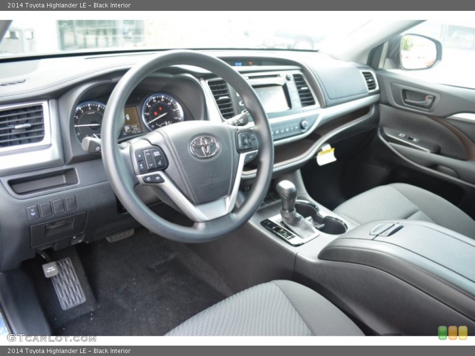 Black Interior Photo for the 2014 Toyota Highlander LE #94370210