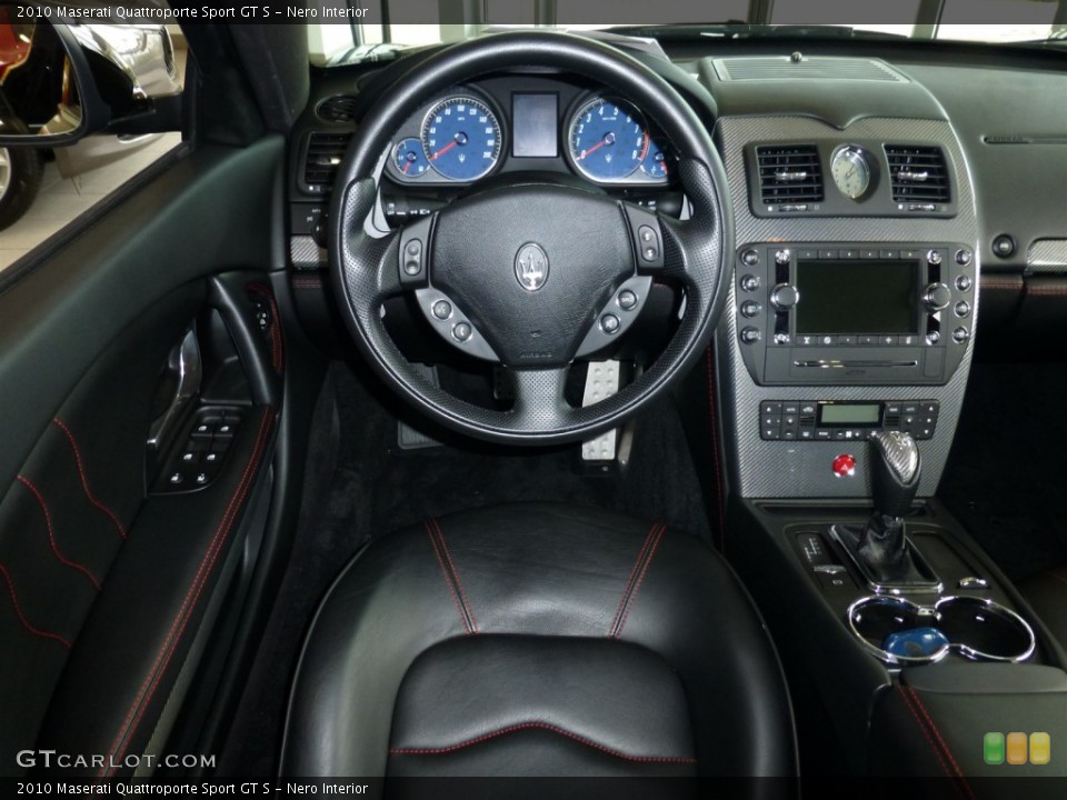 Nero Interior Dashboard for the 2010 Maserati Quattroporte Sport GT S #94387730