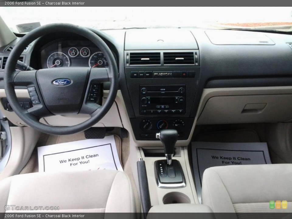 Charcoal Black Interior Photo for the 2006 Ford Fusion SE #94401974