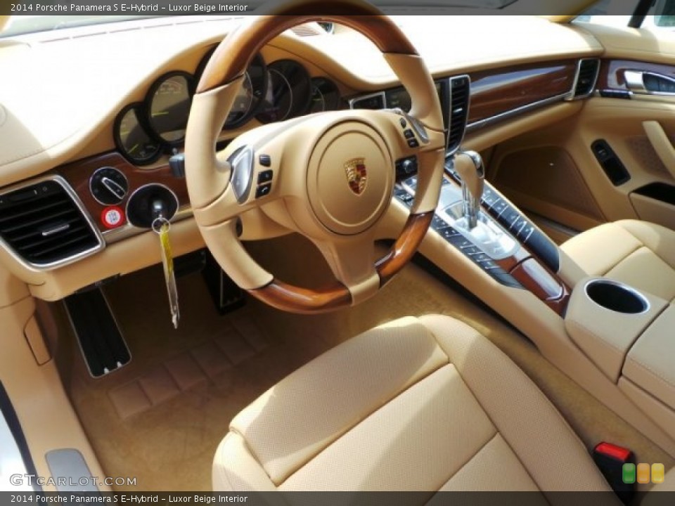 Luxor Beige Interior Photo for the 2014 Porsche Panamera S E-Hybrid #94430642