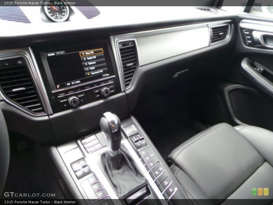 Black Interior Controls for the 2015 Porsche Macan Turbo #94459493