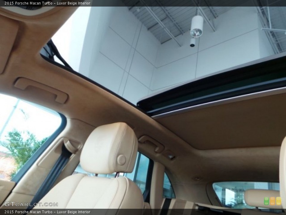 Luxor Beige Interior Sunroof for the 2015 Porsche Macan Turbo #94459748