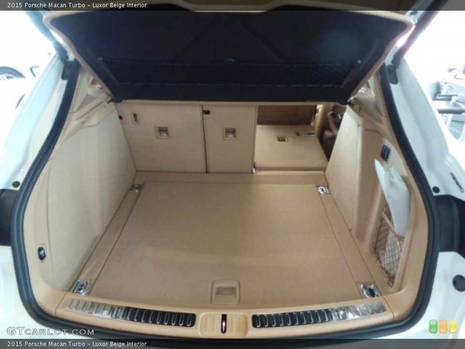 Luxor Beige Interior Trunk for the 2015 Porsche Macan Turbo #94459814