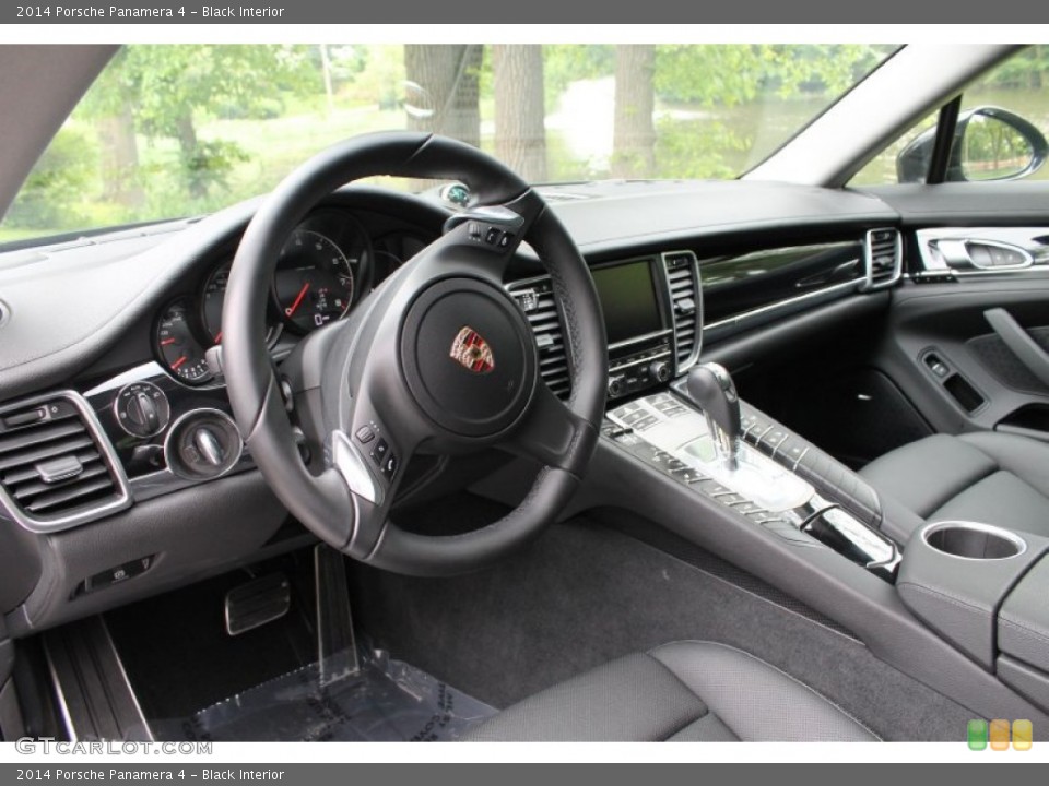 Black Interior Dashboard for the 2014 Porsche Panamera 4 #94497393
