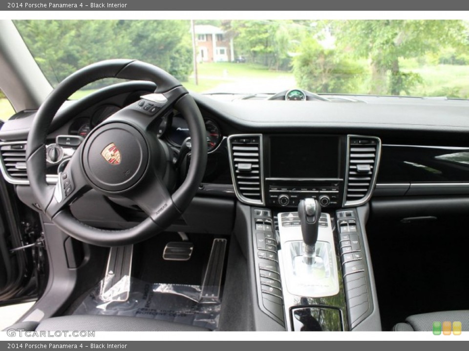 Black Interior Dashboard for the 2014 Porsche Panamera 4 #94497417