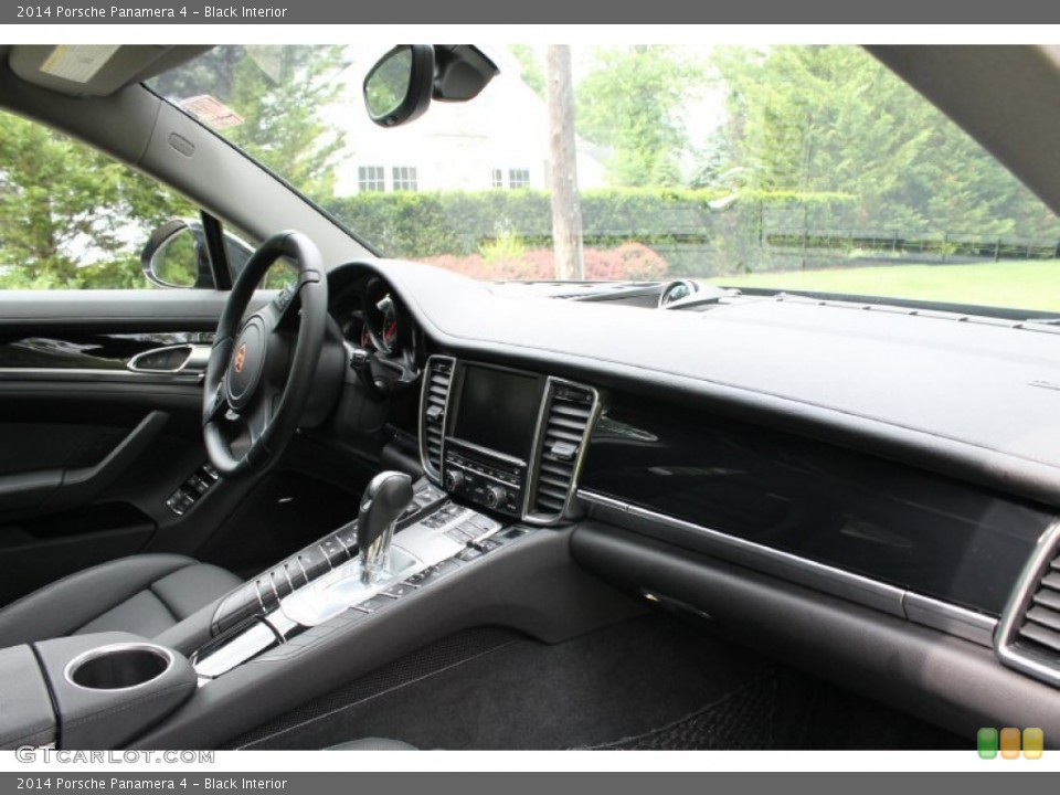 Black Interior Dashboard for the 2014 Porsche Panamera 4 #94497438