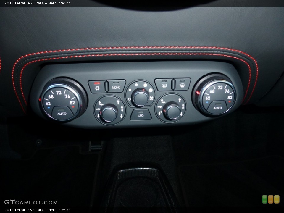 Nero Interior Controls for the 2013 Ferrari 458 Italia #94511076