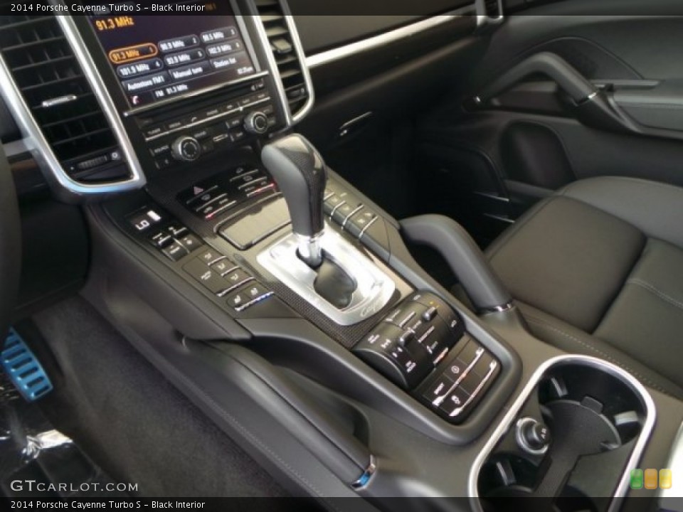 Black Interior Controls for the 2014 Porsche Cayenne Turbo S #94521717