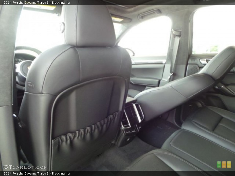 Black Interior Rear Seat for the 2014 Porsche Cayenne Turbo S #94521986
