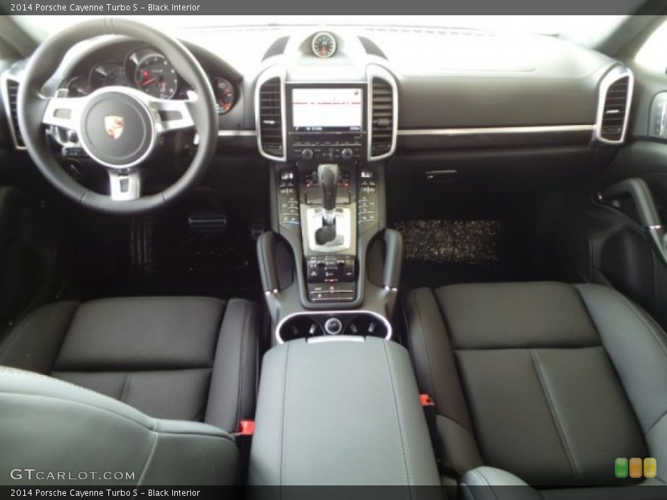 Black Interior Dashboard for the 2014 Porsche Cayenne Turbo S #94522033