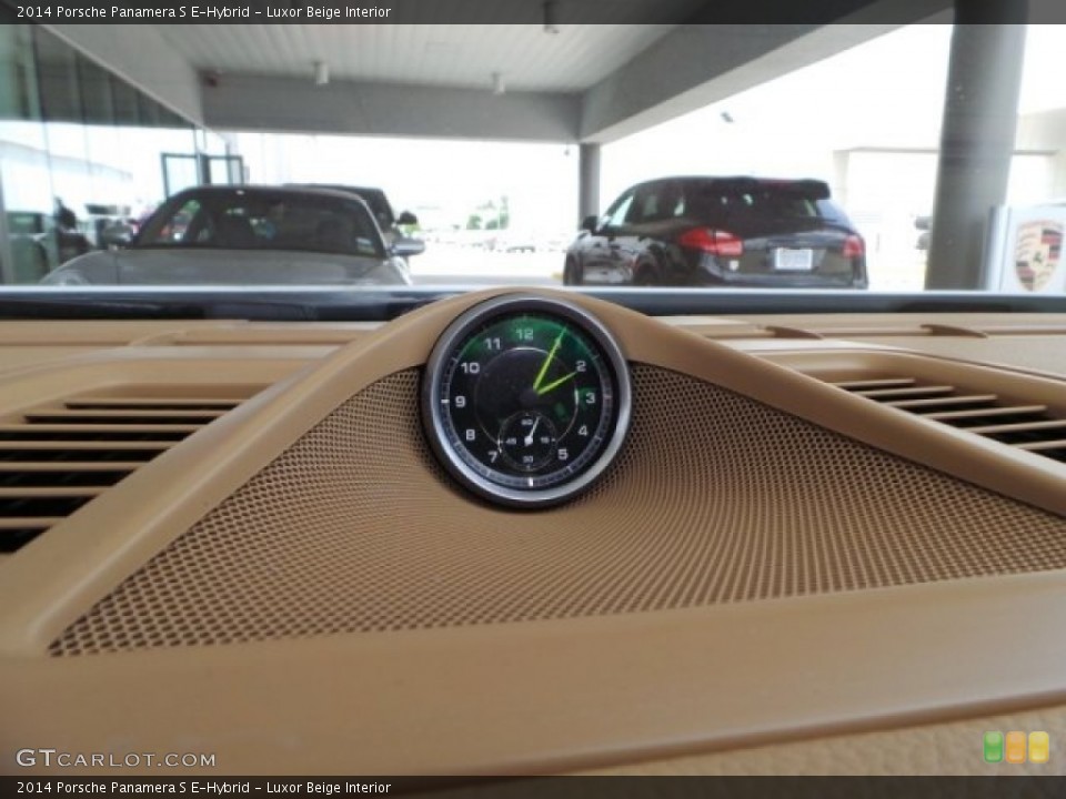 Luxor Beige Interior Gauges for the 2014 Porsche Panamera S E-Hybrid #94523628