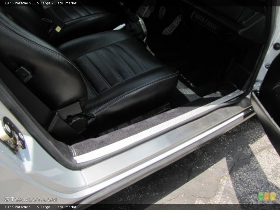 Black Interior Front Seat for the 1976 Porsche 911 S Targa #94531530
