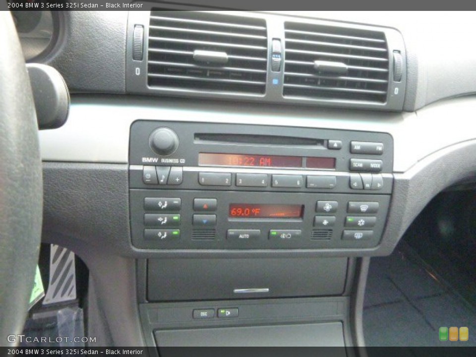 Black Interior Controls for the 2004 BMW 3 Series 325i Sedan #94538100