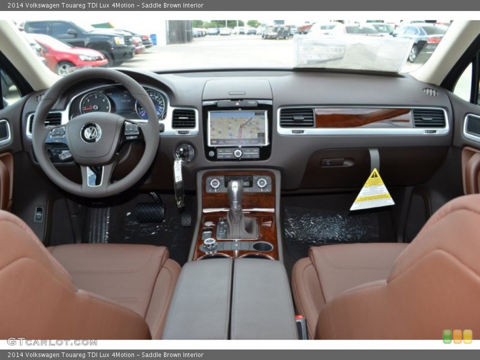 Saddle Brown Interior Dashboard for the 2014 Volkswagen Touareg TDI Lux 4Motion #94562923