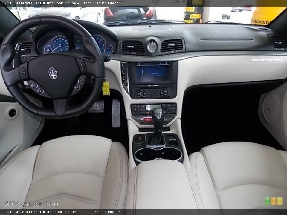 Bianco Pregiato Interior Dashboard for the 2013 Maserati GranTurismo Sport Coupe #94602568