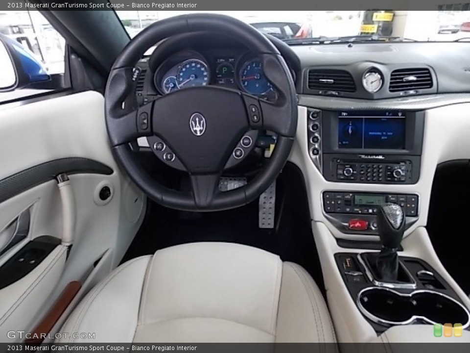 Bianco Pregiato Interior Dashboard for the 2013 Maserati GranTurismo Sport Coupe #94602751