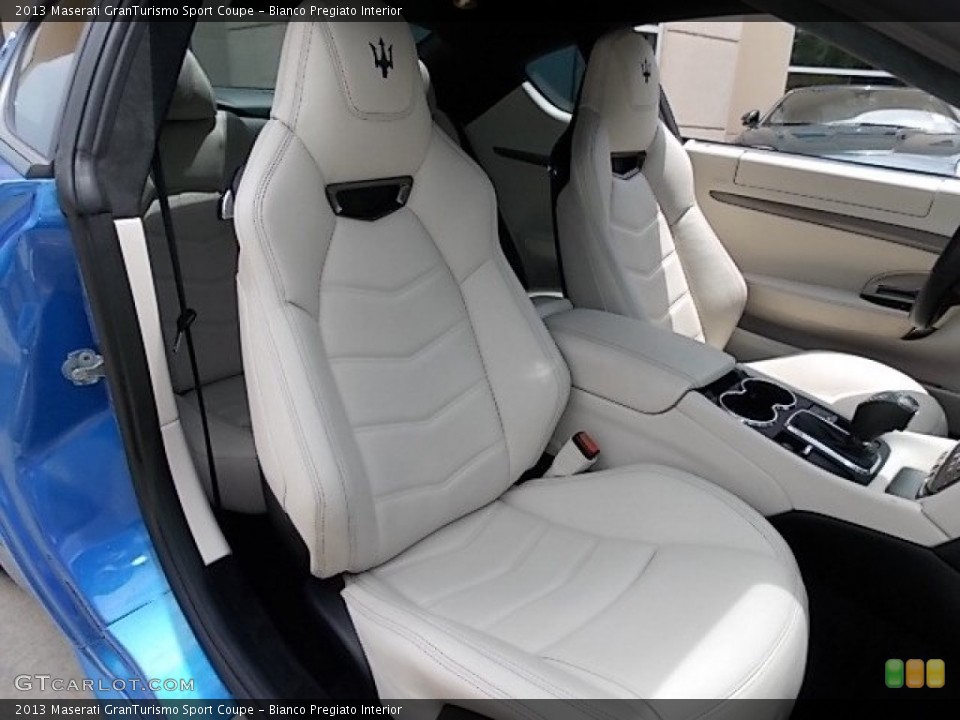 Bianco Pregiato 2013 Maserati GranTurismo Interiors