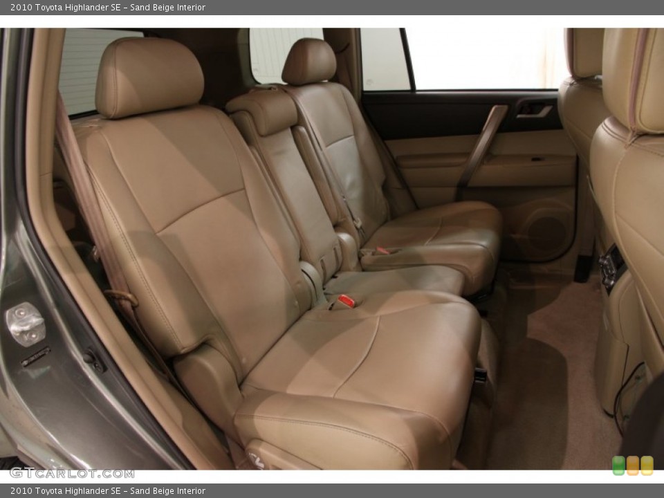 Sand Beige Interior Rear Seat for the 2010 Toyota Highlander SE #94704441