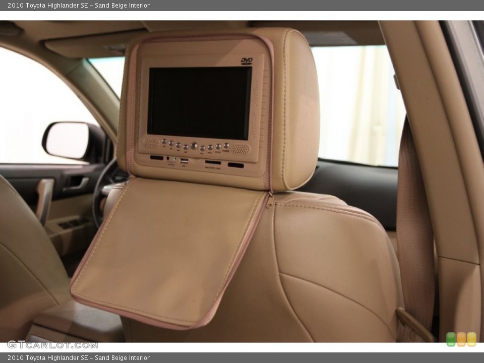 Sand Beige Interior Entertainment System for the 2010 Toyota Highlander SE #94704492