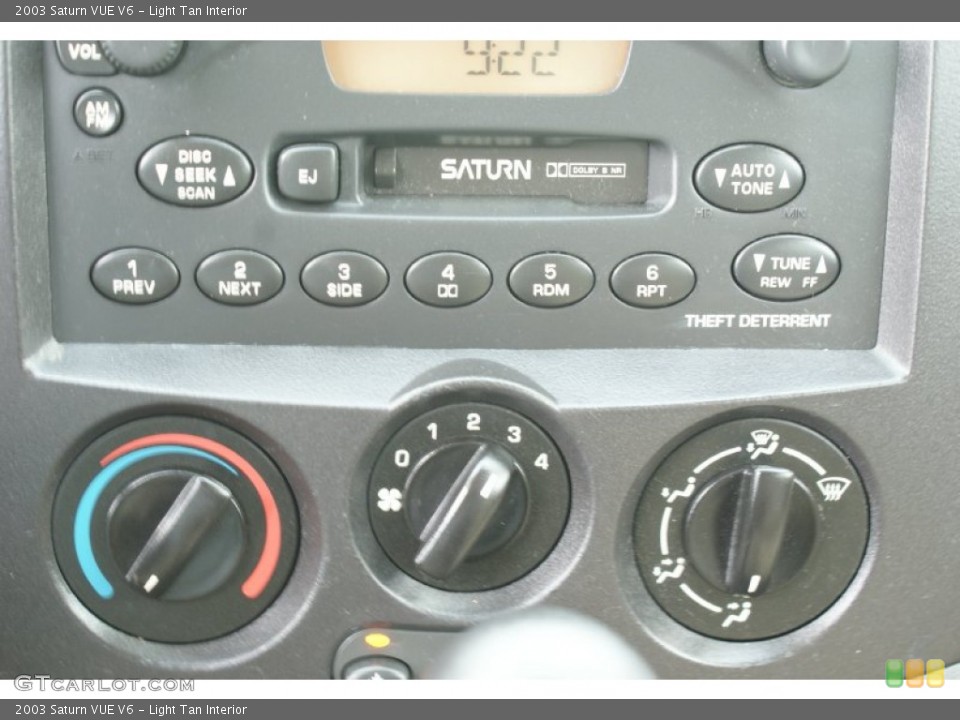 Light Tan Interior Controls for the 2003 Saturn VUE V6 #94715586