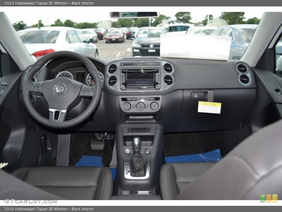 Black Interior Dashboard for the 2014 Volkswagen Tiguan SE 4Motion #94734751
