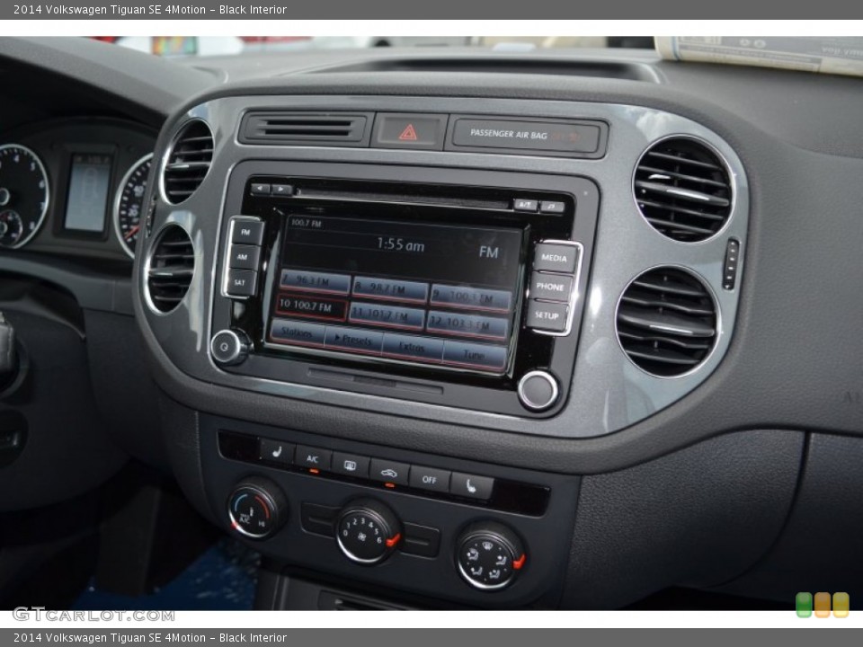 Black Interior Controls for the 2014 Volkswagen Tiguan SE 4Motion #94734817